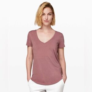 Women's Lululemon love tee Mauve V-Neck T-Shirt